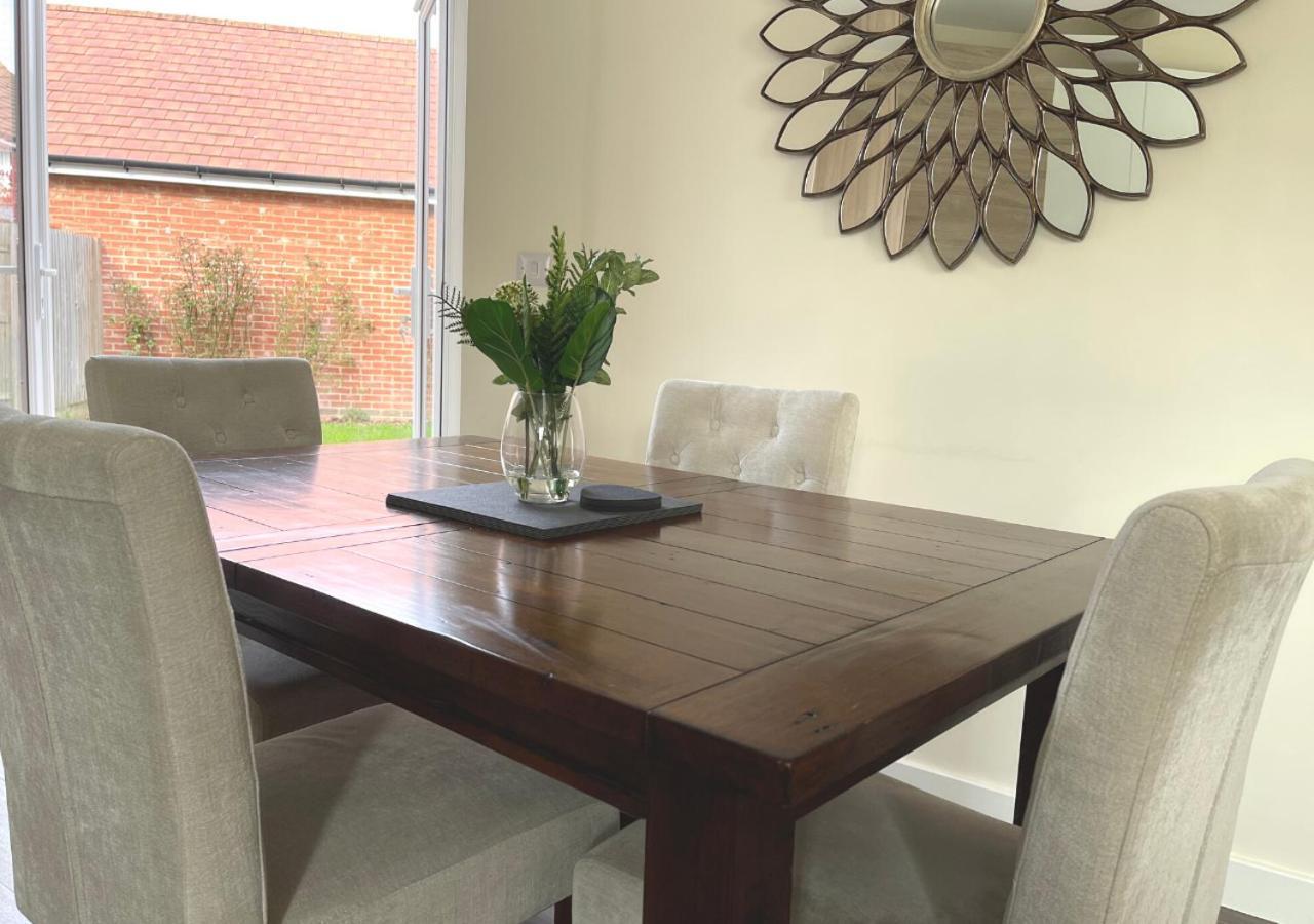 Ashford Holiday Home Sleeps 6 Free Parking Wifi Willesborough Екстериор снимка