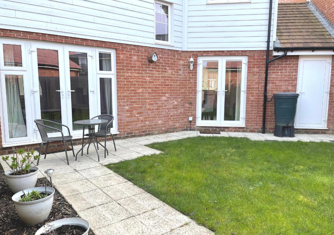 Ashford Holiday Home Sleeps 6 Free Parking Wifi Willesborough Екстериор снимка