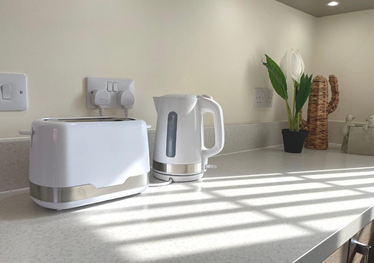 Ashford Holiday Home Sleeps 6 Free Parking Wifi Willesborough Екстериор снимка