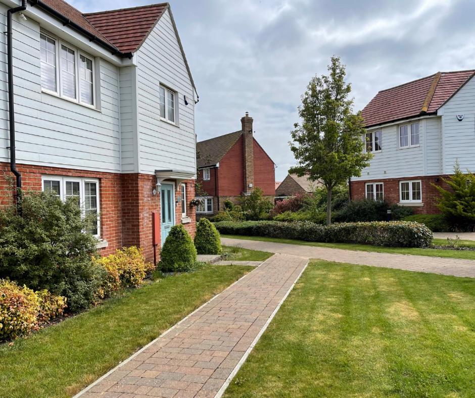 Ashford Holiday Home Sleeps 6 Free Parking Wifi Willesborough Екстериор снимка